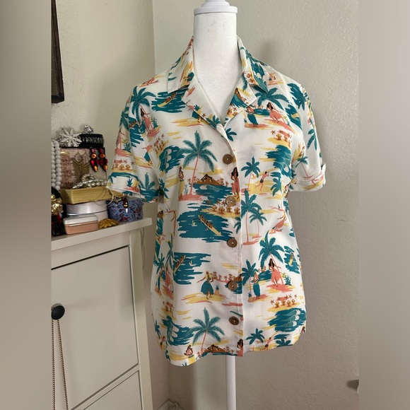 Roxy Tops - Roxy Remind to Forget Women’s Button Up Shirt